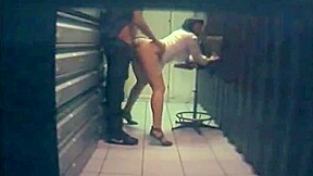 il baise la pharmacienne dans l arriere boutique